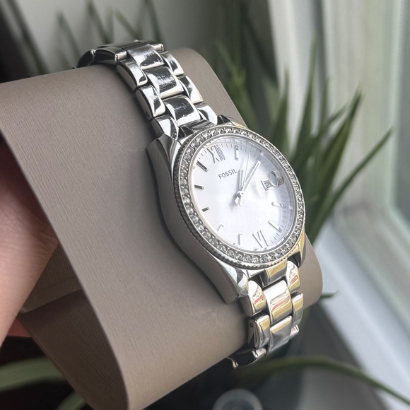 Fossil Women’s Scarlette Quartz Analog & Date Watch - Picture 7 of 14